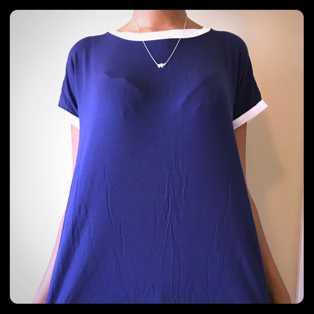 Casual T-Shirt can be worn with jeans or a blazer.